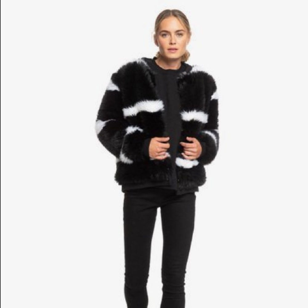 Roxy Carrie Faux Fur Black and White Jacket/Coat - Picture 6 of 7